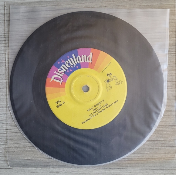 Disney's 101 Dalmatians 45 Vinyl Album - No Cover - Picture 2 of 9
